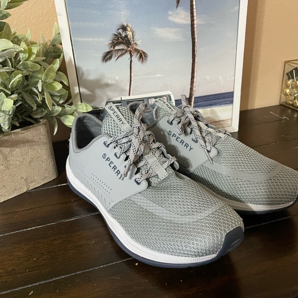 Sperry tennis shoes